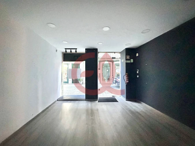 Loja para Arrendamento em Santa Maria Maior e Monserrate e Meadela Foto 7