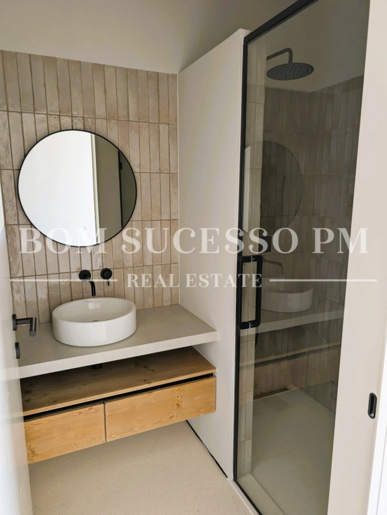 Moradia T1 para Venda em Vau Foto 43