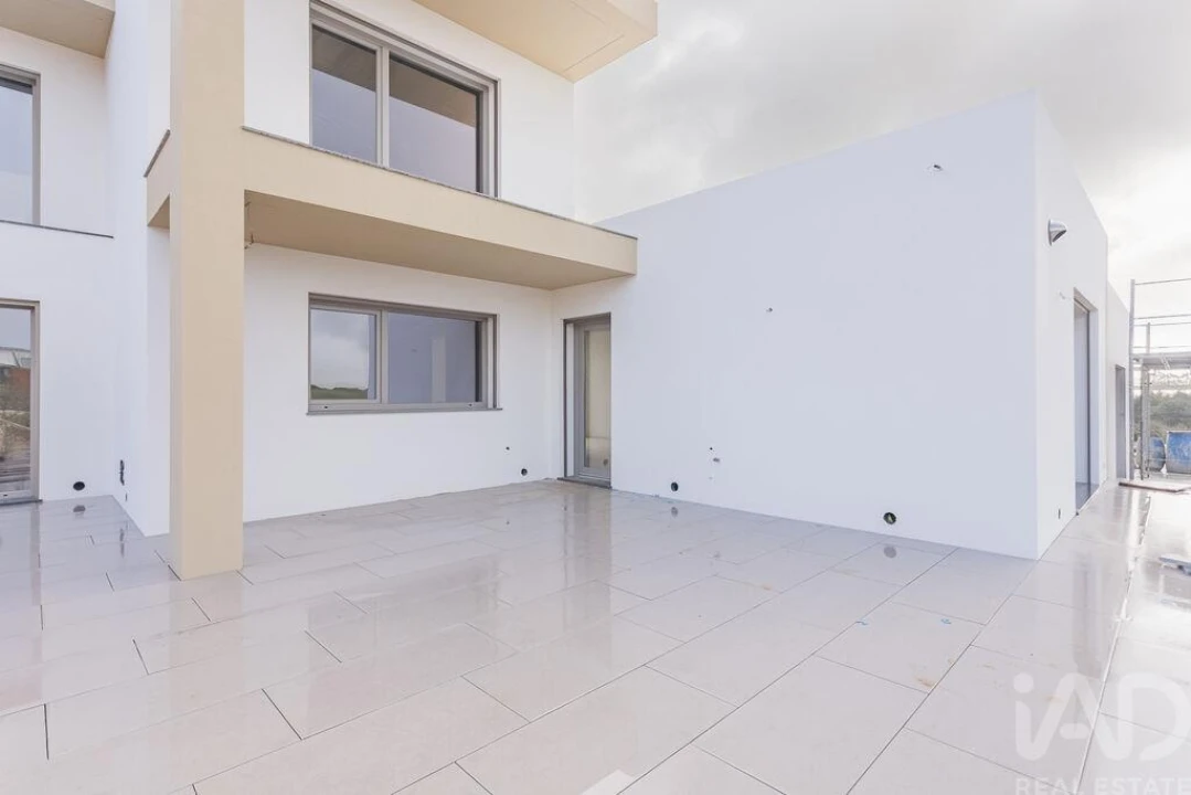 Moradia T4 para Venda em Ponte do Rol Foto 3