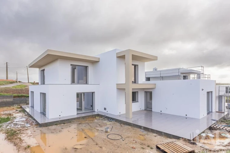 Moradia T4 para Venda em Ponte do Rol