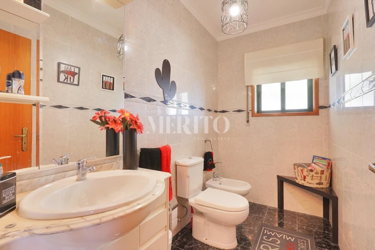 Moradia T4 para Venda em Rio Tinto Foto 24