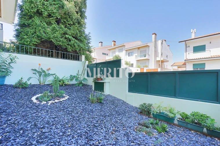 Moradia T4 para Venda em Rio Tinto Foto 3