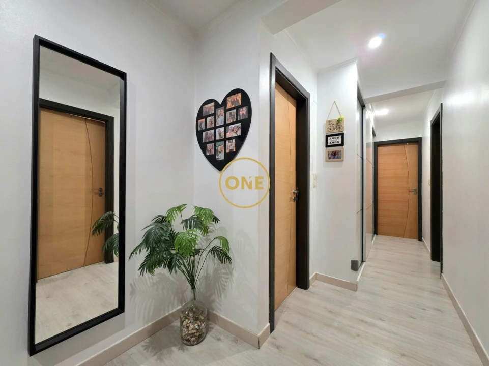 Apartamento T2 para Venda em Agualva e Mira-Sintra Foto 4