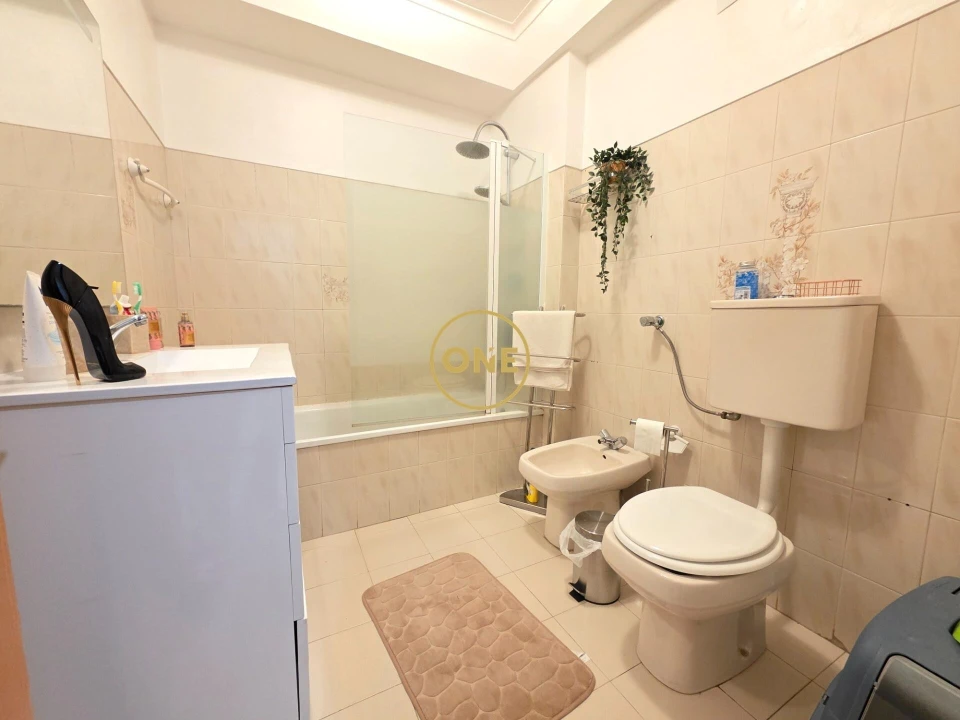 Apartamento T2 para Venda em Agualva e Mira-Sintra Foto 24