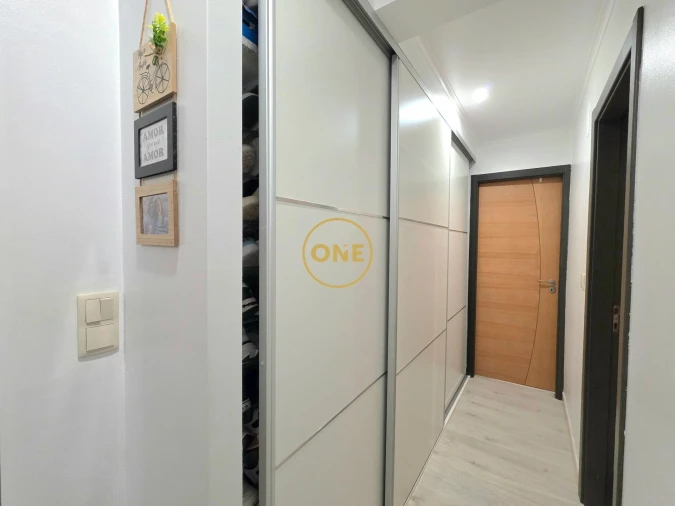 Apartamento T2 para Venda em Agualva e Mira-Sintra Foto 6