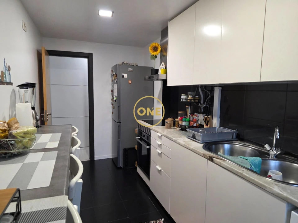 Apartamento T2 para Venda em Agualva e Mira-Sintra Foto 11