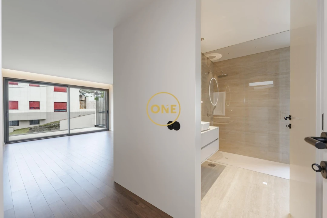 Moradia T4 para Venda em Requião Foto 34