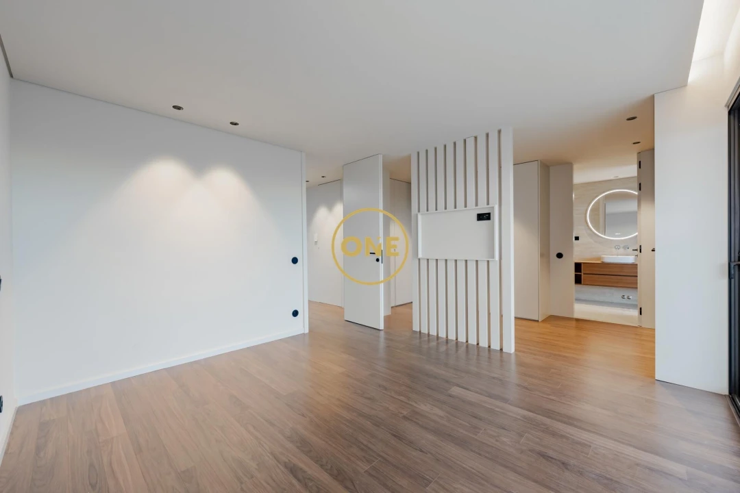 Moradia T4 para Venda em Requião Foto 38