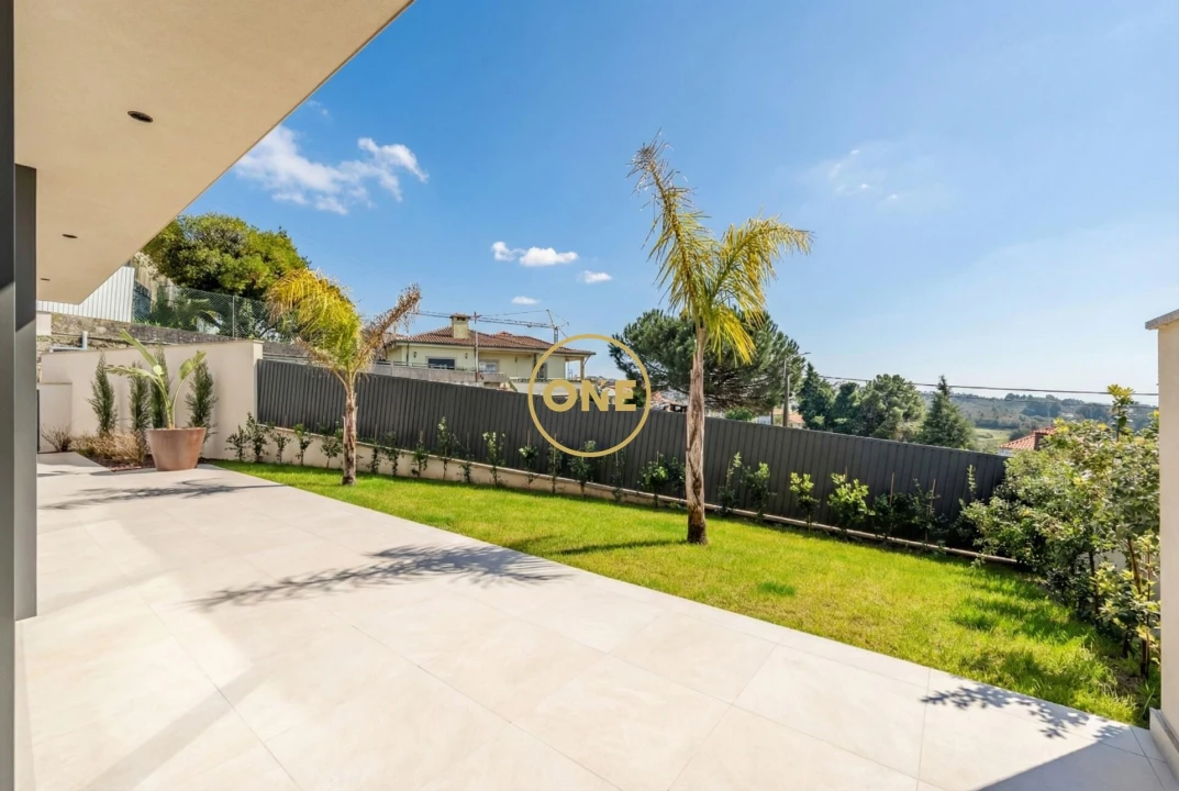 Moradia T4 para Venda em Requião Foto 10