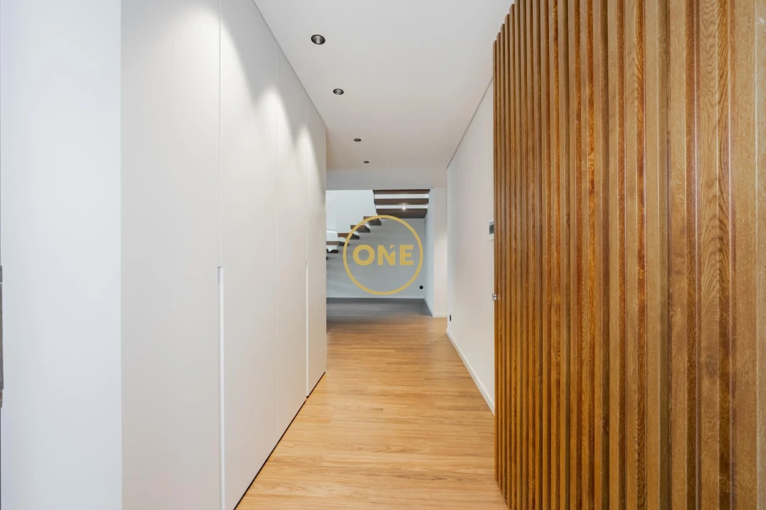 Moradia T4 para Venda em Requião Foto 18