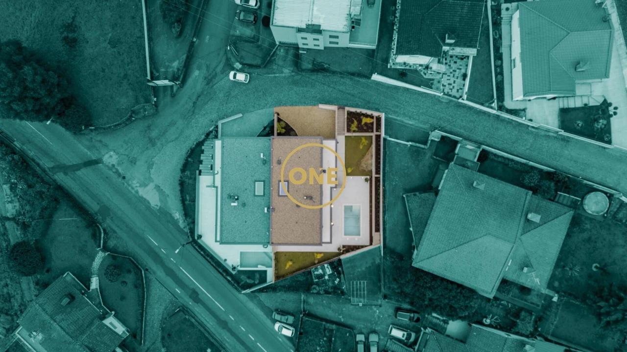 Moradia T4 para Venda em Requião Foto 13