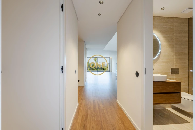 Moradia T4 para Venda em Requião Foto 24