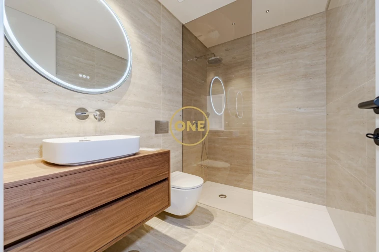 Moradia T4 para Venda em Requião Foto 25