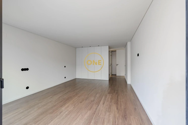 Moradia T4 para Venda em Requião Foto 37