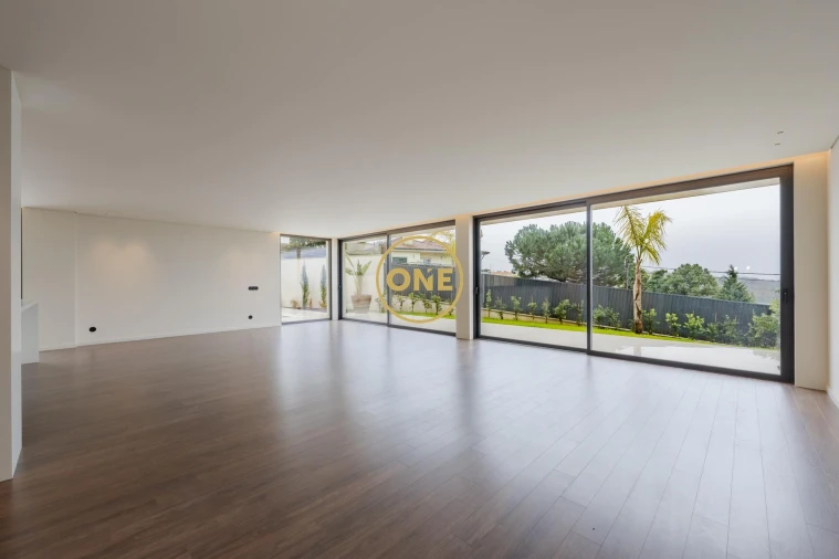 Moradia T4 para Venda em Requião Foto 26