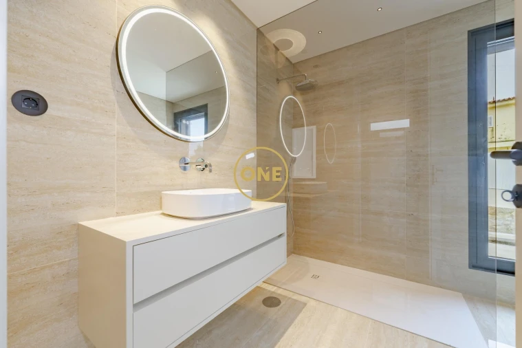 Moradia T4 para Venda em Requião Foto 35