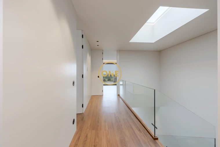 Moradia T4 para Venda em Requião Foto 33