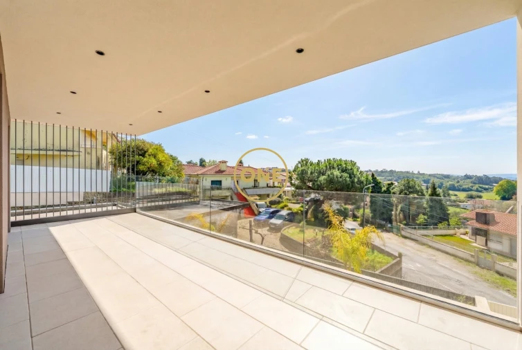 Moradia T4 para Venda em Requião Foto 12