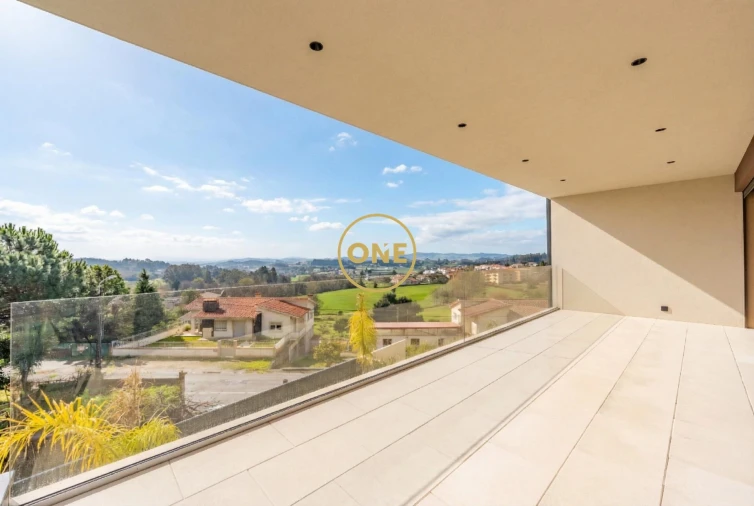 Moradia T4 para Venda em Requião Foto 6