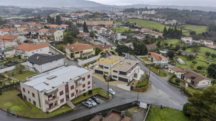 Moradia T4 para Venda em Requião Foto 17