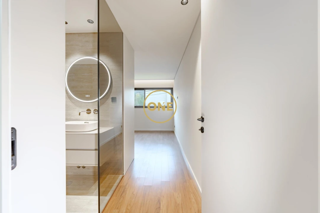 Moradia T4 para Venda em Requião Foto 46