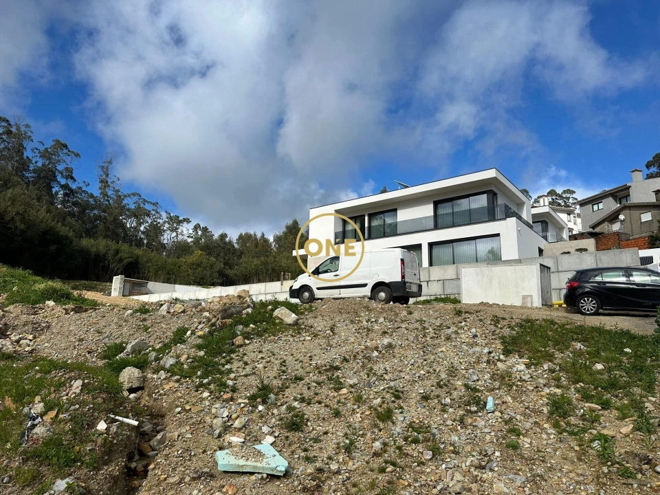 Terreno para Venda em Laundos Foto 2