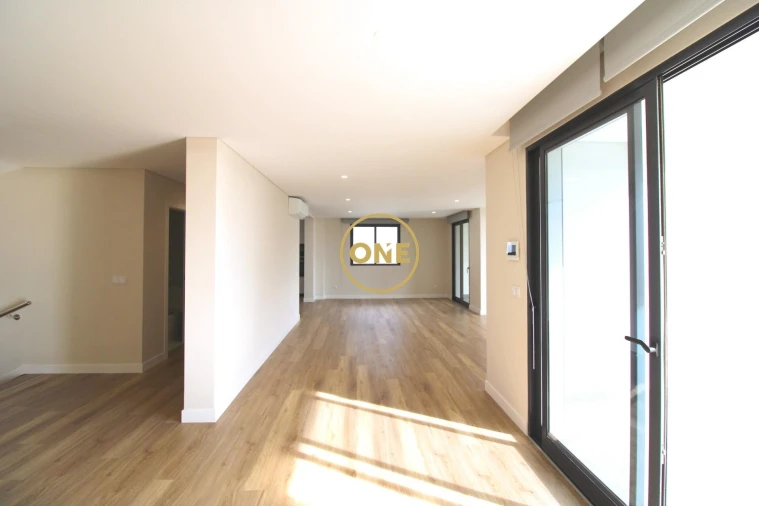 Moradia T5 para Venda em Ponta do Sol Foto 3