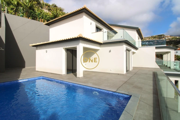 Moradia T5 para Venda em Ponta do Sol Foto 2