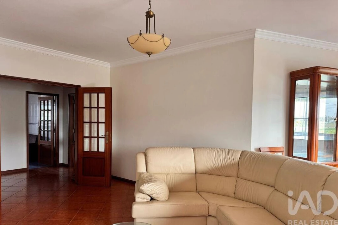 Apartamento T3 para Arrendamento em Oiã Foto 9