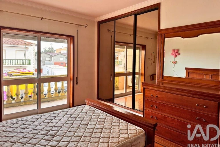 Apartamento T3 para Arrendamento em Oiã Foto 15