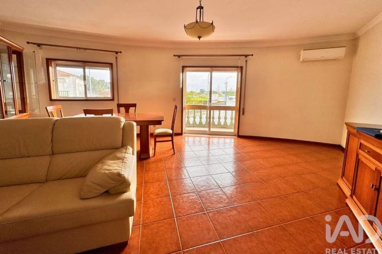 Apartamento T3 para Arrendamento em Oiã Foto 6