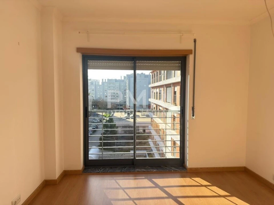 Apartamento T1 para Arrendamento em Lumiar Foto 7