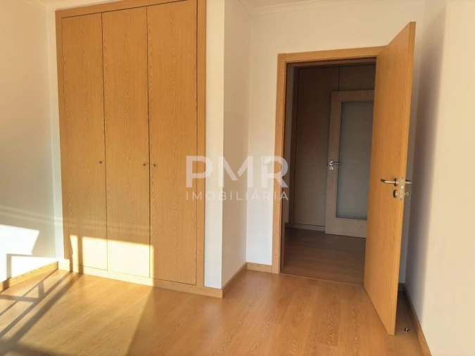 Apartamento T1 para Arrendamento em Lumiar Foto 6