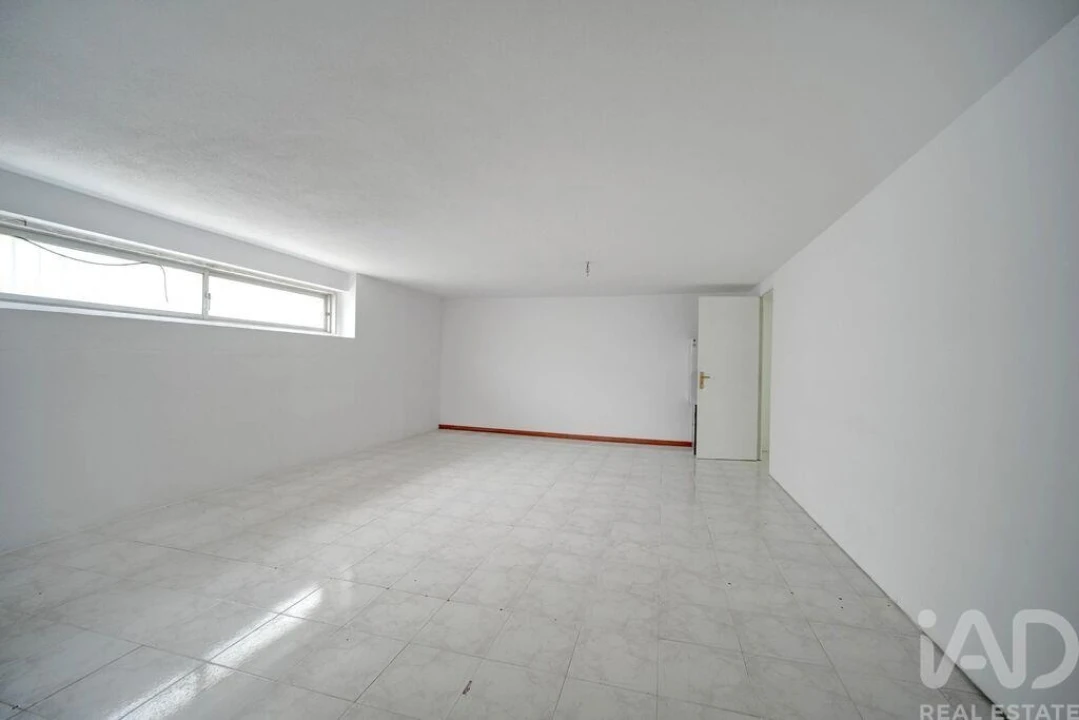 Apartamento T1 para Venda em Agualva e Mira-Sintra Foto 14