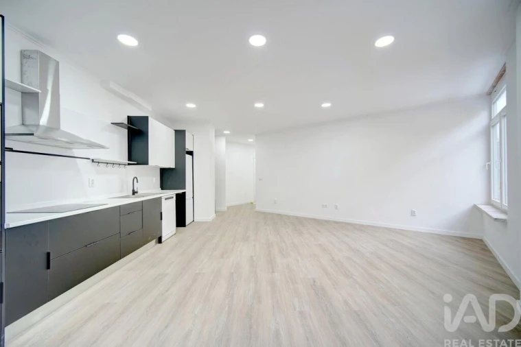 Apartamento T1 para Venda em Agualva e Mira-Sintra Foto 2