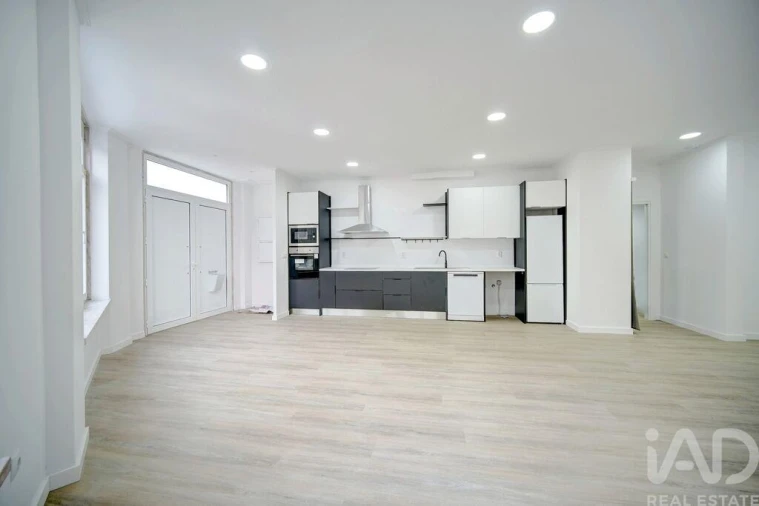 Apartamento T1 para Venda em Agualva e Mira-Sintra Foto 3