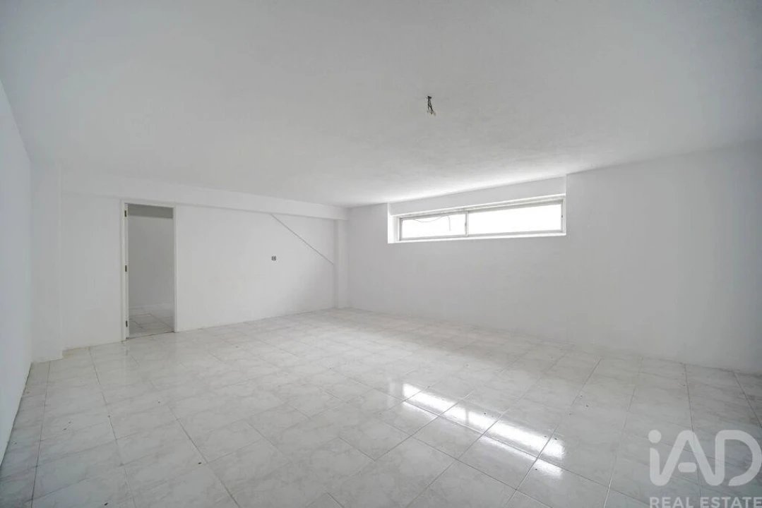 Apartamento T1 para Venda em Agualva e Mira-Sintra Foto 13
