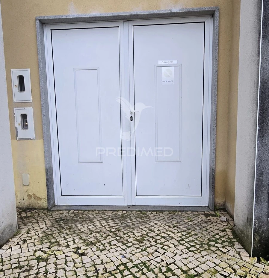 Garagem para Venda em Ribeira de Nisa e Carreiras Foto 1
