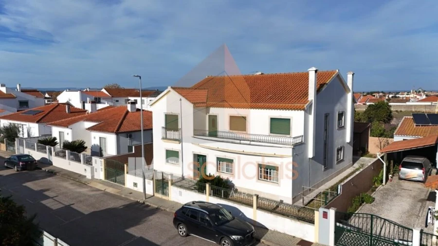 Moradia T4 para Venda em Alpiarça