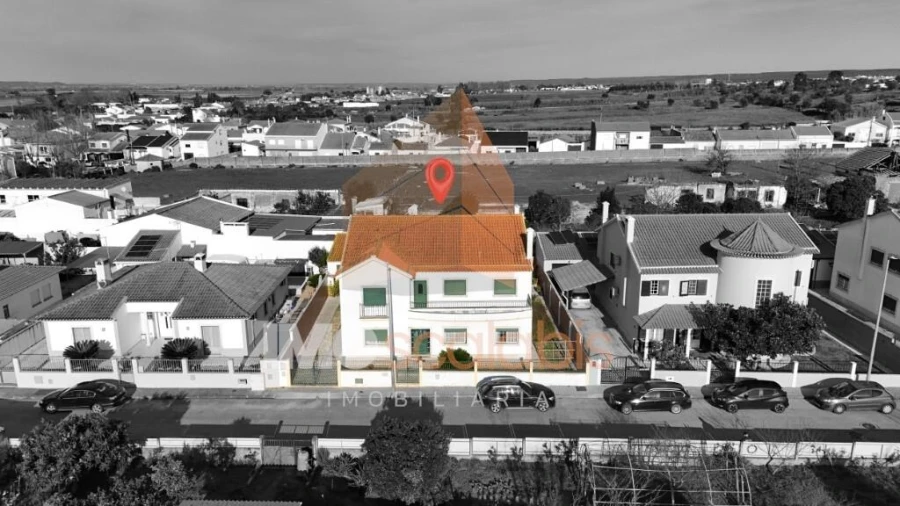 Moradia T4 para Venda em Alpiarça Foto 3