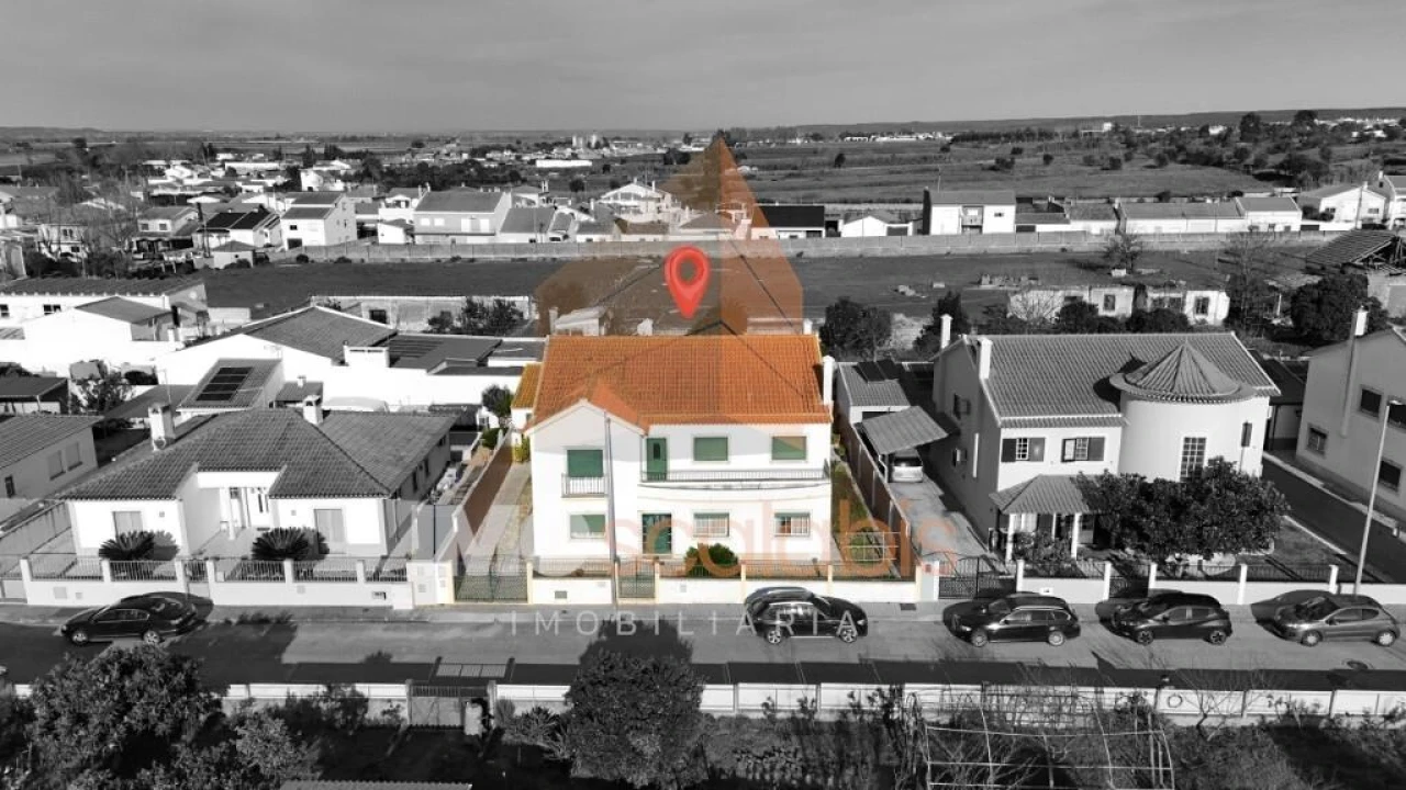 Moradia T4 para Venda em Alpiarça Foto 3