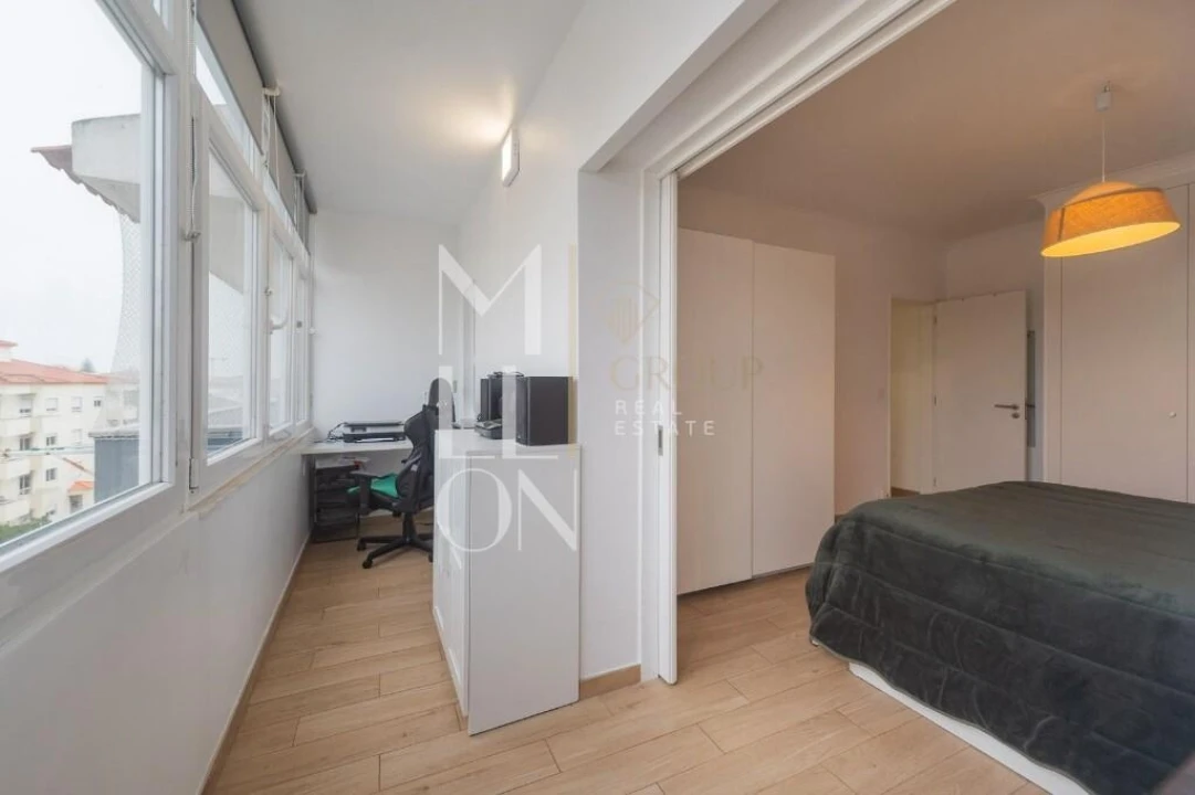 Apartamento T1 para Venda em Carcavelos e Parede Foto 11