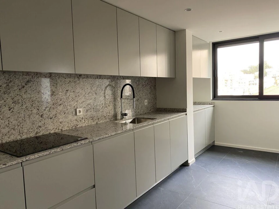 Apartamento T3 para Venda em Mafamude e Vilar do Paraíso Foto 9