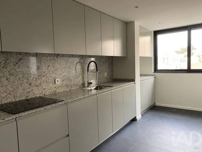 Apartamento T3 para Venda em Mafamude e Vilar do Paraíso Foto 9