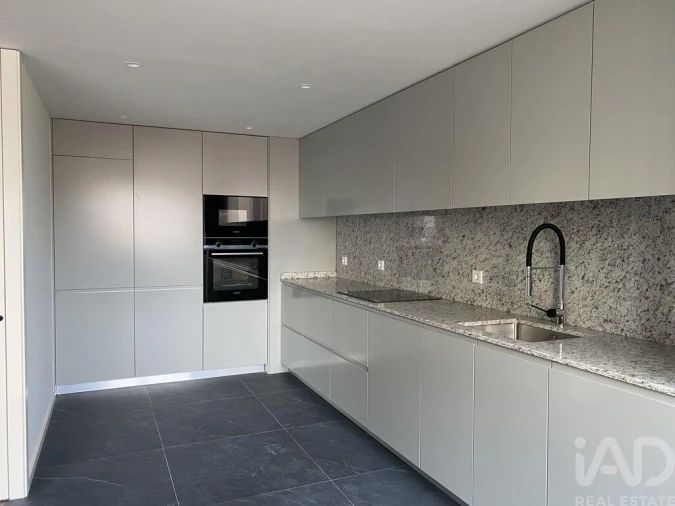 Apartamento T3 para Venda em Mafamude e Vilar do Paraíso Foto 8