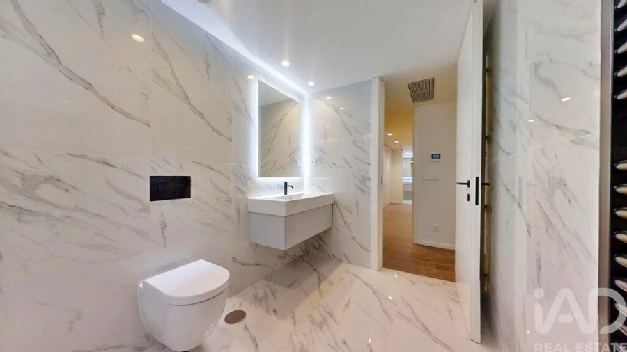 Apartamento T3 para Venda em Mafamude e Vilar do Paraíso Foto 25