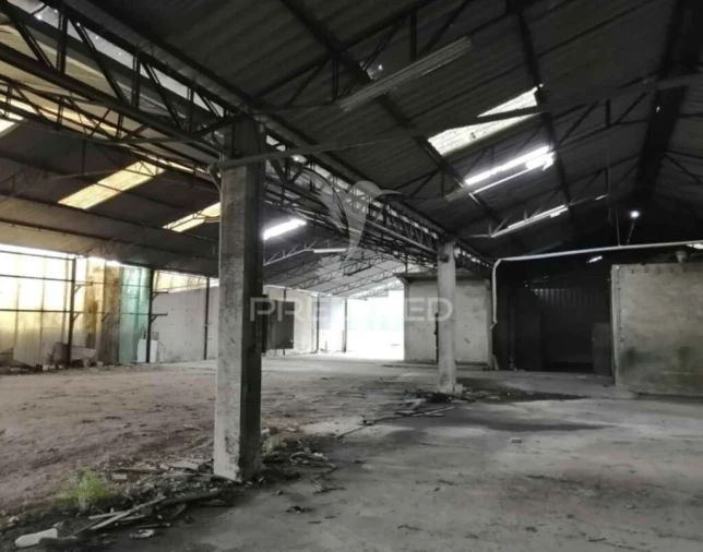 Armazém para Venda em Vilarinho do Bairro Foto 9