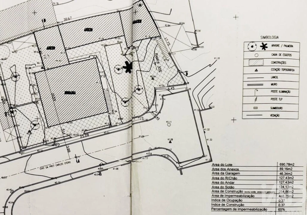 Moradia T8 para Venda em Corroios Foto 40