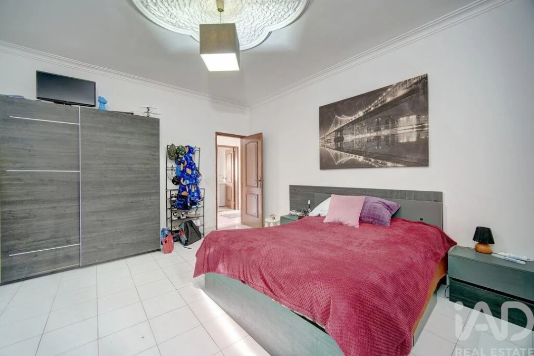 Moradia T8 para Venda em Corroios Foto 20