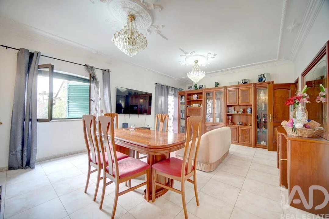 Moradia T8 para Venda em Corroios Foto 16